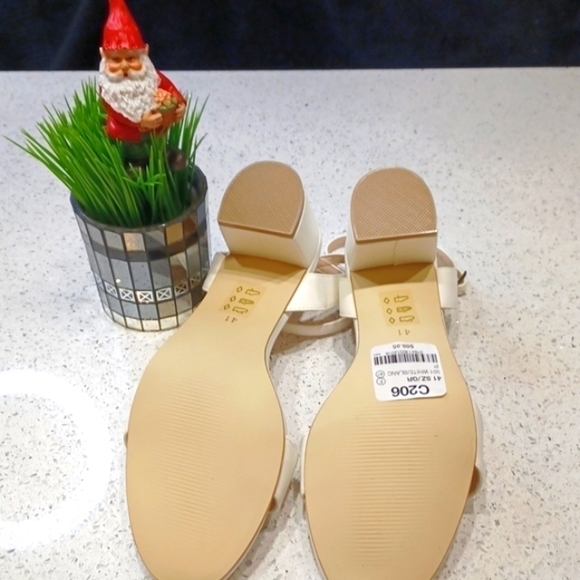 LE Chateau White Sandals - Picture 8 of 10